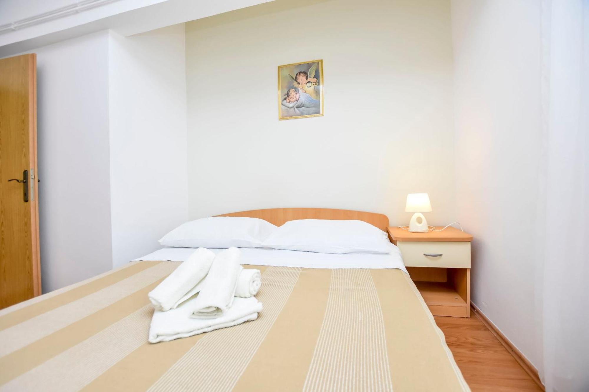 Apartments Jasna Primosten Exterior photo
